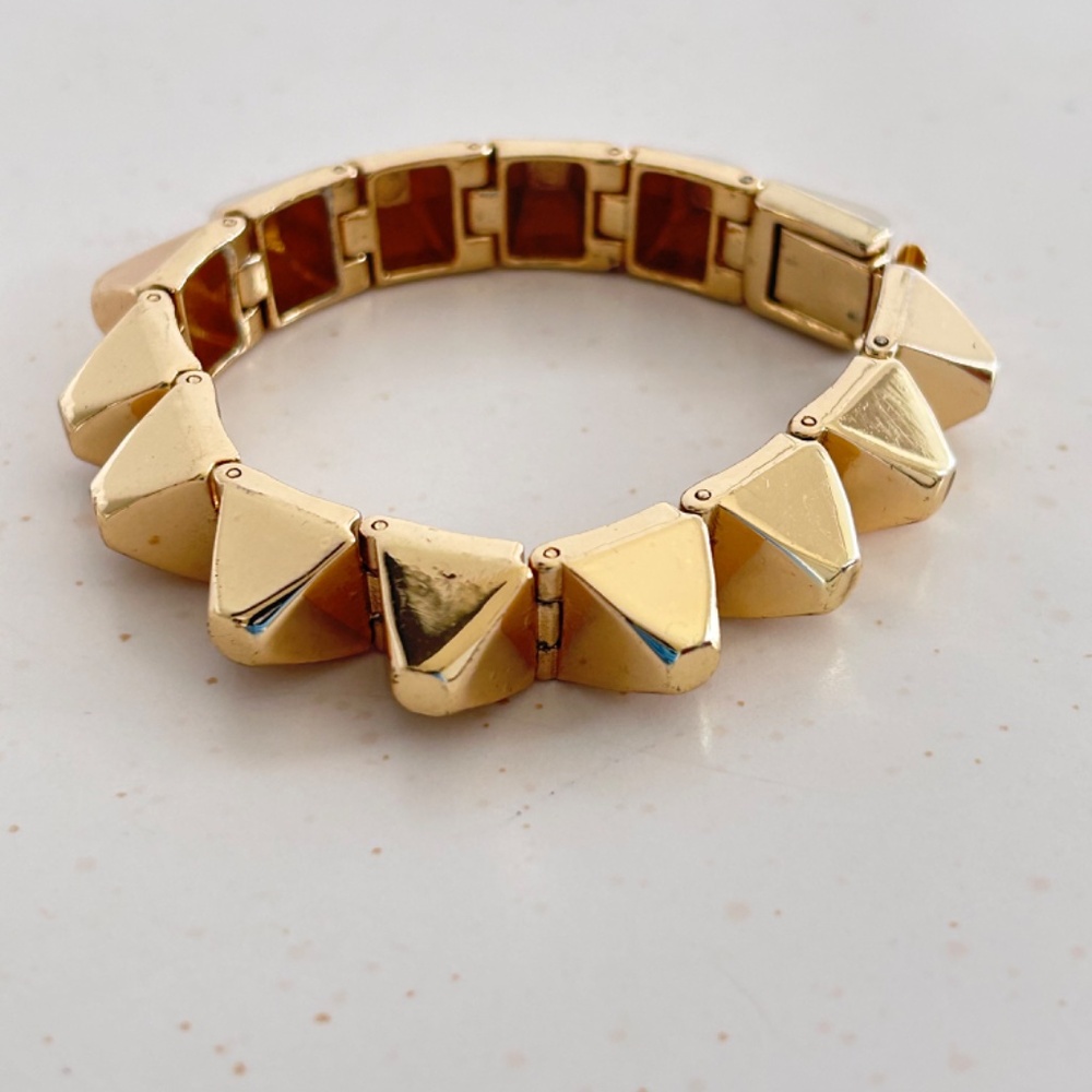 Vintage Banana Republic Pyramid Gold Tone 7 Inch Link Bracelet